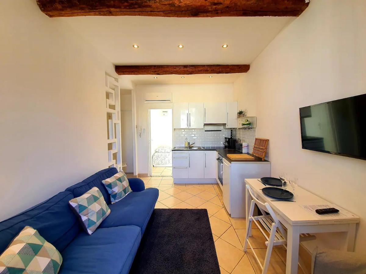 Freshly Tastefully Renovated Apartments In Heart Of Old Antibes Exterior foto
